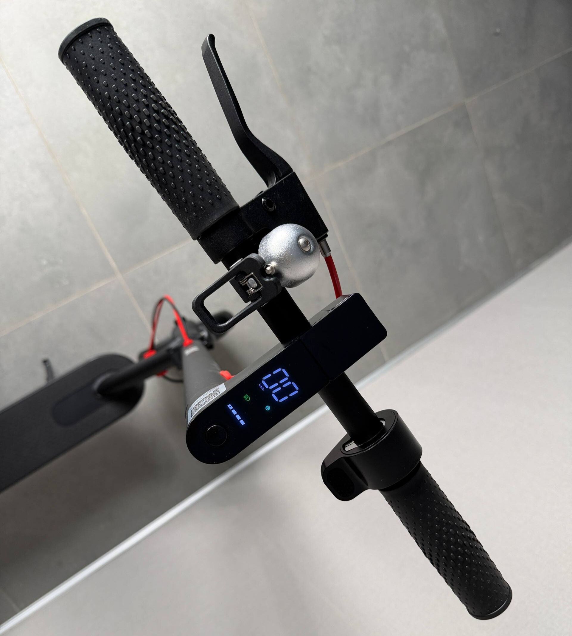 Електросамокат UMi U8s 500W 36V 11Ah Black, складний, 8.5" пневматичні колеса, до 30 км/год (2026) 1286 фото