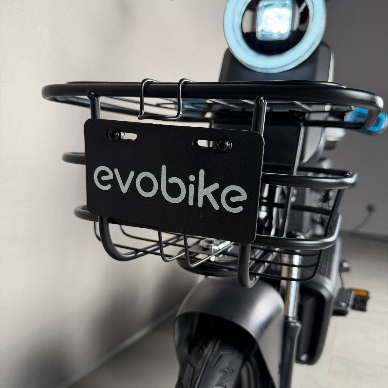EVOBIKE Nova S 500W 48V 12Ah удобный электровелосипед с 2 сиденьями, корзиной и поворотниками, простой и надежный для города и села, черного цвета 356054 фото