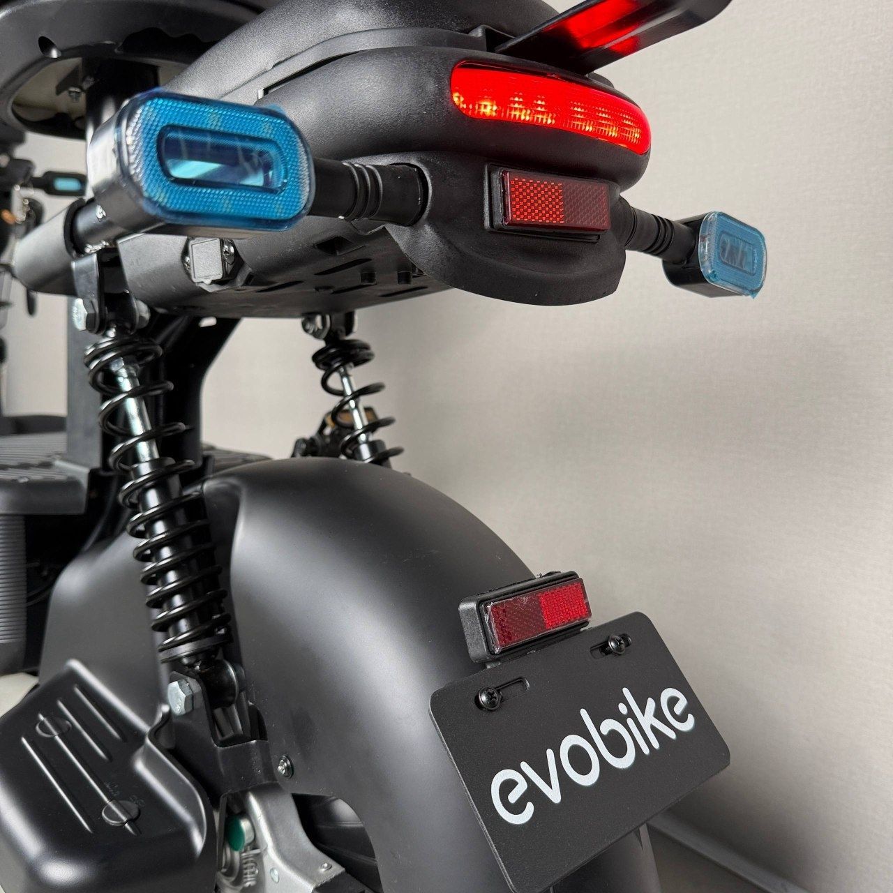 EVOBIKE Nova S 500W городской электровелосипед с пассажирским сиденьем, поворотниками, корзиной и дисплеем, 48V 12Ah (экономичный, до 40 км/ч), черного цвета 1278953 фото