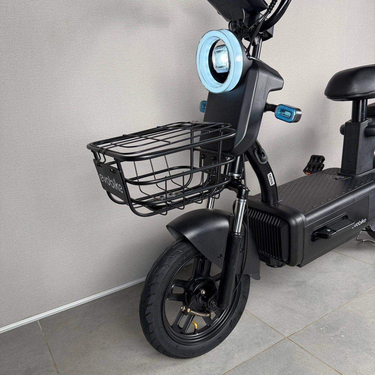 EVOBIKE Nova S 500W городской электровелосипед с пассажирским сиденьем, поворотниками, корзиной и дисплеем, 48V 12Ah (экономичный, до 40 км/ч), черного цвета 1278953 фото