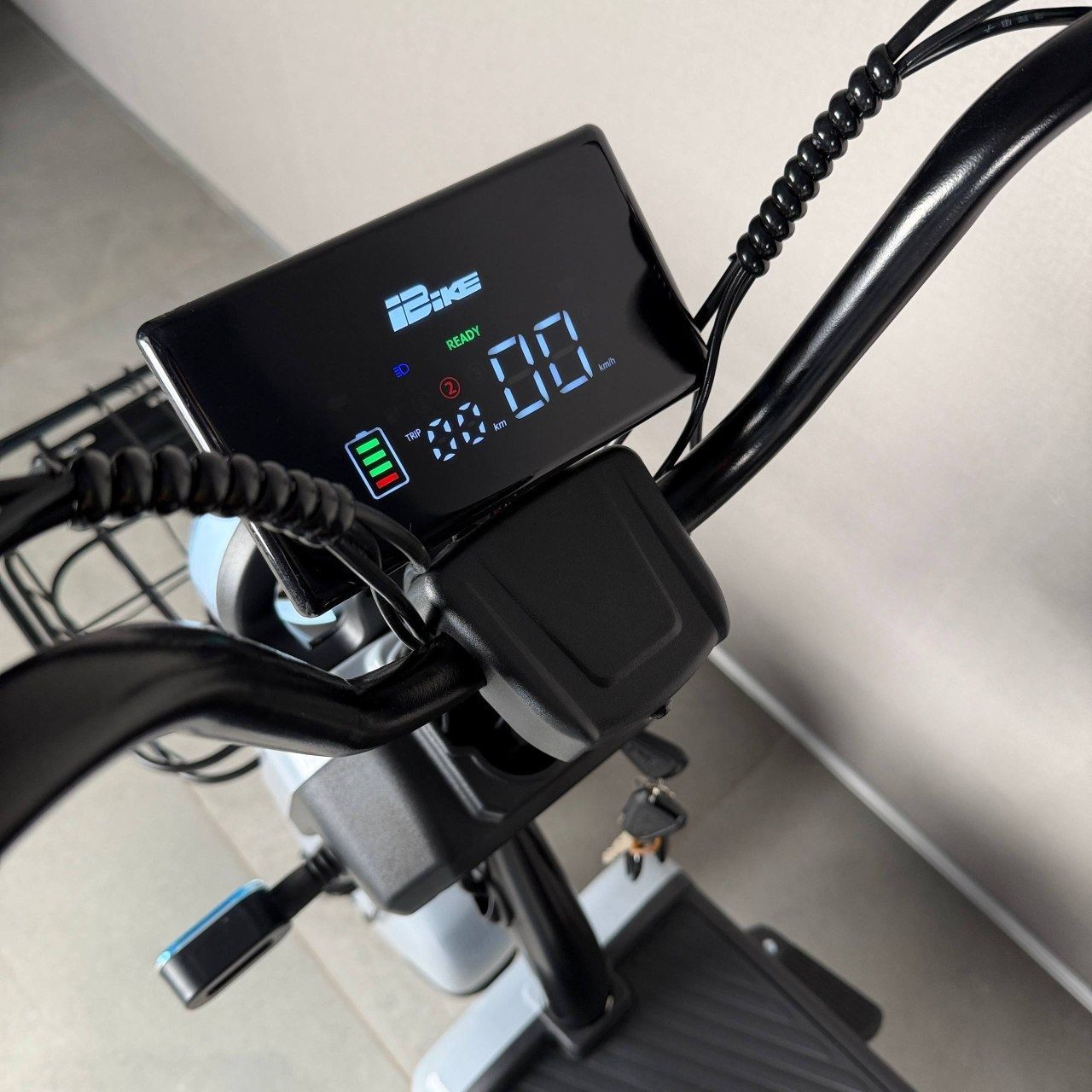EVOBIKE Nova S 500W городской электровелосипед с пассажирским сиденьем, поворотниками, корзиной и дисплеем, 48V 12Ah (экономный, до 40 км/ч), светло-серый глянец 547652 фото