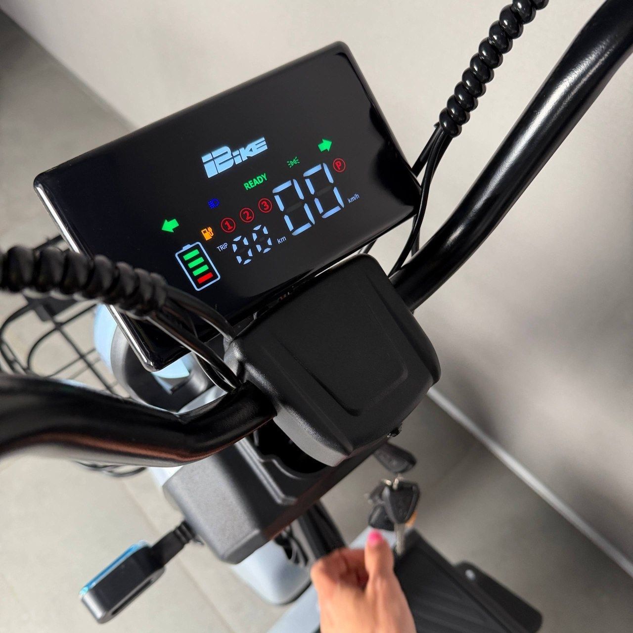 EVOBIKE Nova S 500W 48V 12Ah удобный электровелосипед с 2 сиденьями, корзиной и поворотниками, простой и надежный для города и села, светло-серый глянец 569076 фото