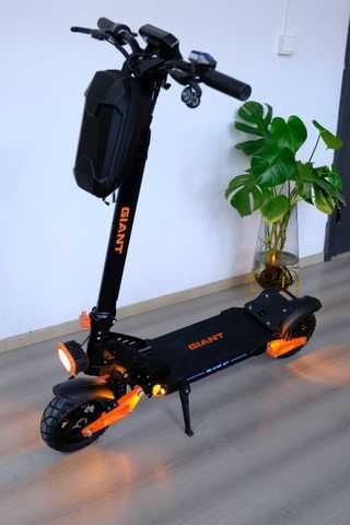 Купить Электросамокат GIANT Blade GT 48V 18Ah 1600W заднеприводный