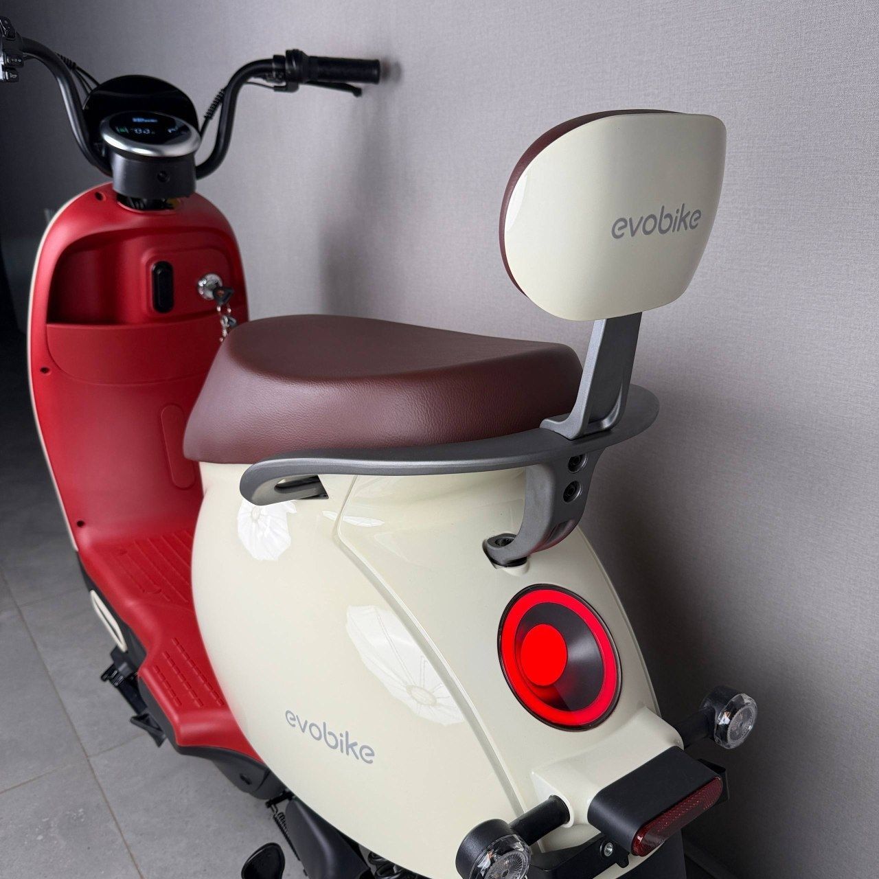 Электровелосипед EVOBIKE UNO молочный в ретро стиле 600W 48V 20Ah Graphene 14" с сигнализацией и амортизацией 48945 фото