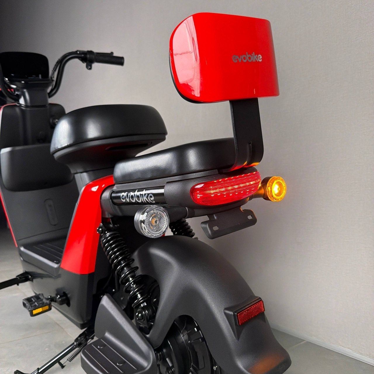 Электровелосипед EVOBIKE YOTA 800W 48V 20Ah Красный 14" Двухместный с двойной амортизацией, корзиной и сигнализацией 78654 фото