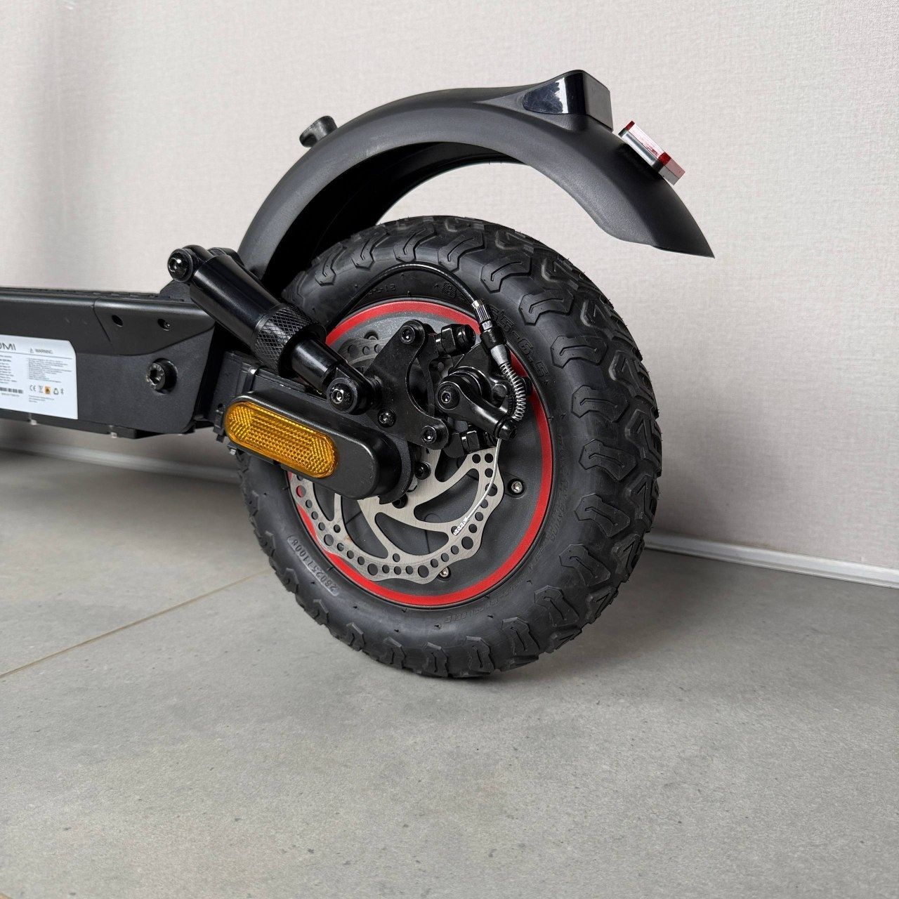 Електросамокат UMI Q10 Ultra 800W 48V 18Ah 10.5" зі складаною алюмінієвою рамою, інформативним LCD-дисплеєм, Bluetooth, передньою та задньою амортизацією, передніми і задніми поворотниками та дисковими гальмами 18108 фото