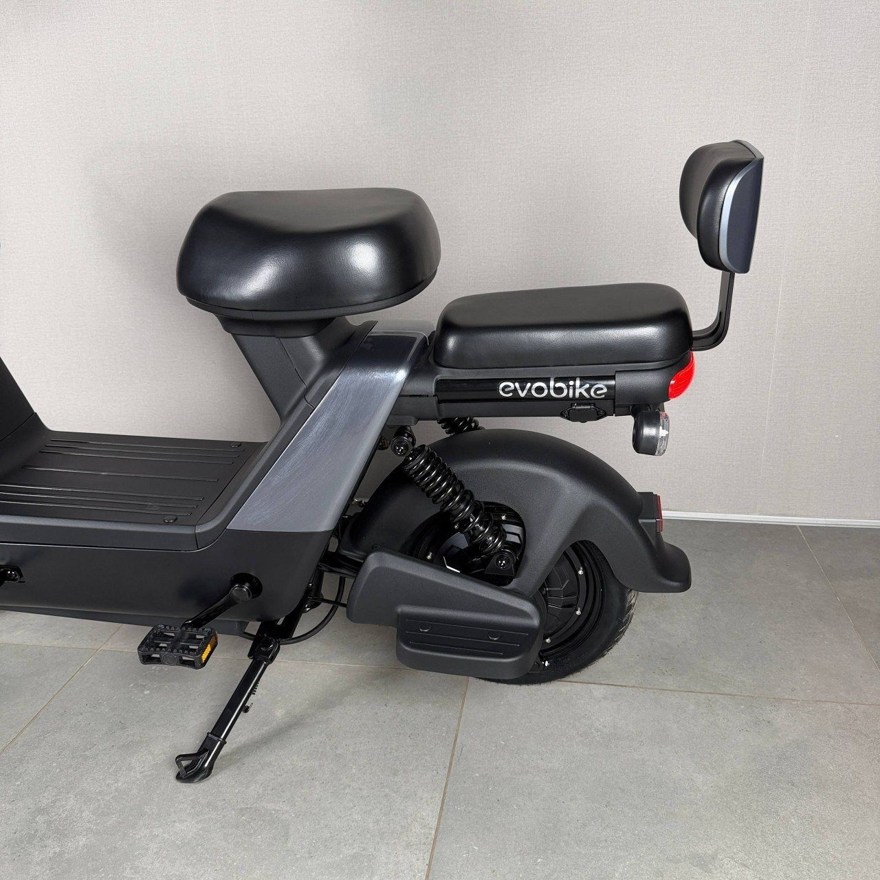 Электровелосипед EVOBIKE YOTA 800W 48V 20Ah Графит 14" Двухместный с двойной амортизацией, корзиной и сигнализацией 986532 фото