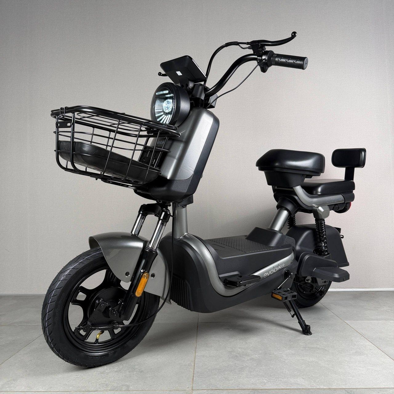 EVOBIKE Atlas 600W 48V 20Ah | потужний компактний електровелосипед з сидінням для другого пасажира, великим дисплеєм, педалями і акумулятором великої ємності, графітовий сірий колір 14270006 фото