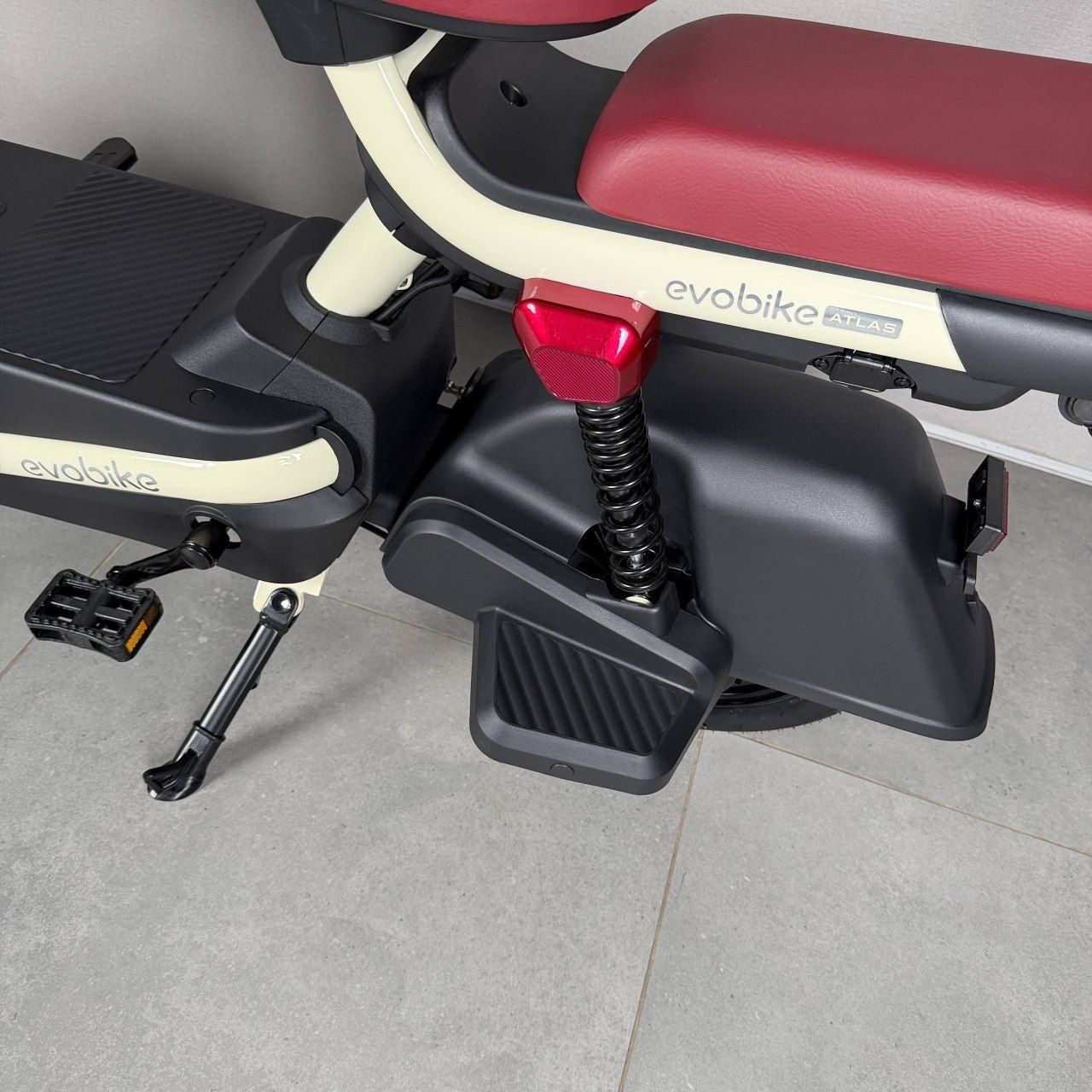 EVOBIKE Atlas PRO 800W 60V 20Ah | потужний компактний 14 дюймів електровелосипед з сидінням для другого пасажира, великим дисплеєм, педалями і акумулятором максимальної ємності, молочний колір 14270007 фото