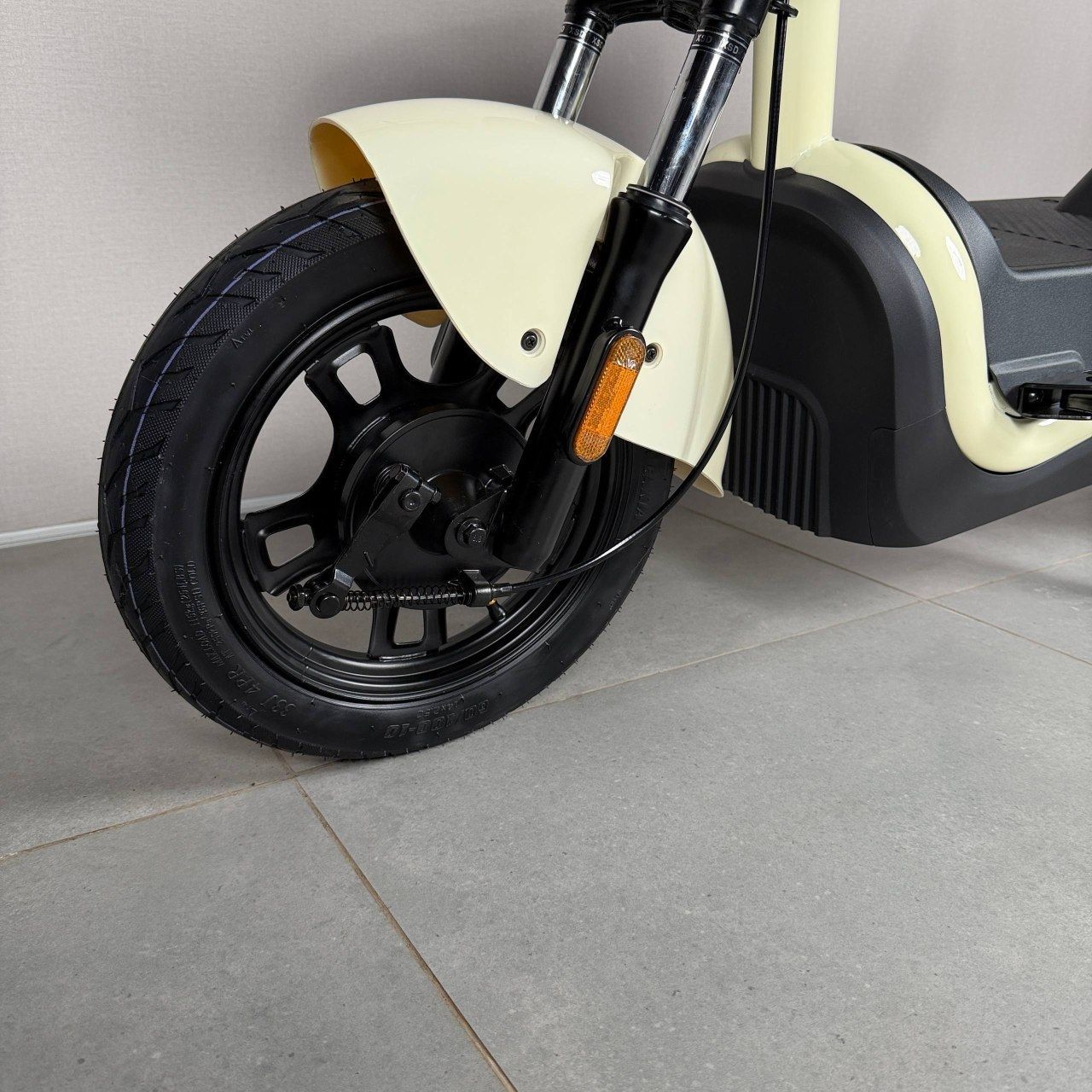 EVOBIKE Atlas PRO 800W 60V 20Ah | потужний компактний 14 дюймів електровелосипед з сидінням для другого пасажира, великим дисплеєм, педалями і акумулятором максимальної ємності, молочний колір 14270007 фото