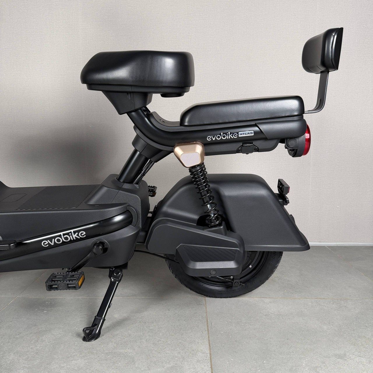 EVOBIKE Atlas PRO 800W 60V 20Ah | мощный компактный 14 дюймов электровелосипед с сиденьем для второго пассажира, большим дисплеем, педалями и аккумулятором максимальной емкости, черный цвет 14270008 фото