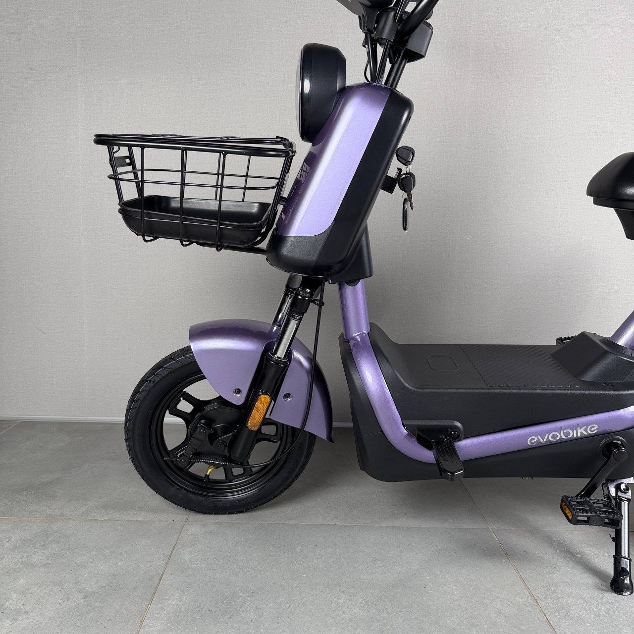 EVOBIKE Atlas PRO 800W 60V 20Ah | потужний компактний 14 дюймів електровелосипед з сидінням для другого пасажира, великим дисплеєм, педалями і акумулятором максимальної ємності, фіолетовий (бузковий) колір 14270010 фото