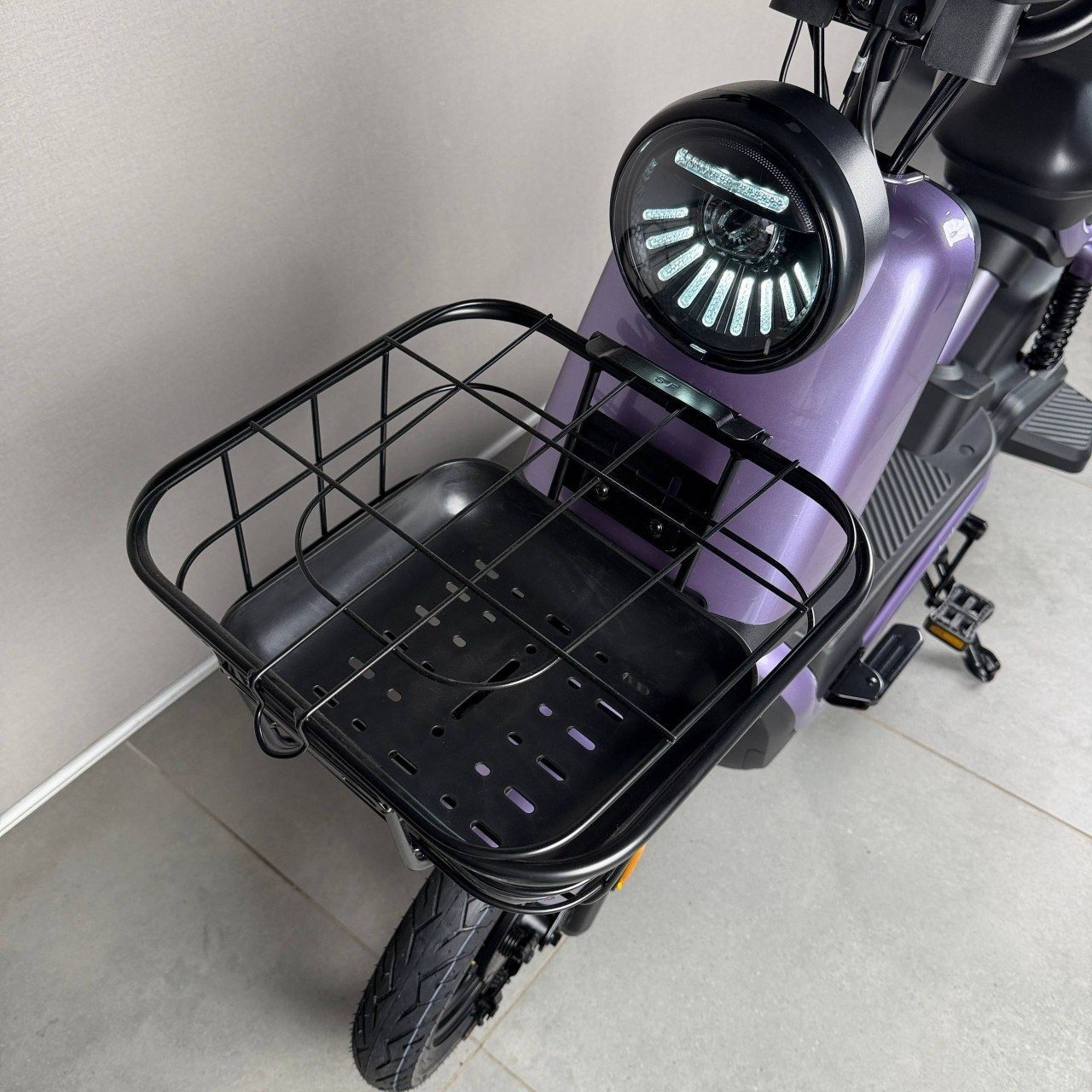 EVOBIKE Atlas PRO 800W 60V 20Ah | потужний компактний 14 дюймів електровелосипед з сидінням для другого пасажира, великим дисплеєм, педалями і акумулятором максимальної ємності, фіолетовий (бузковий) колір 14270010 фото