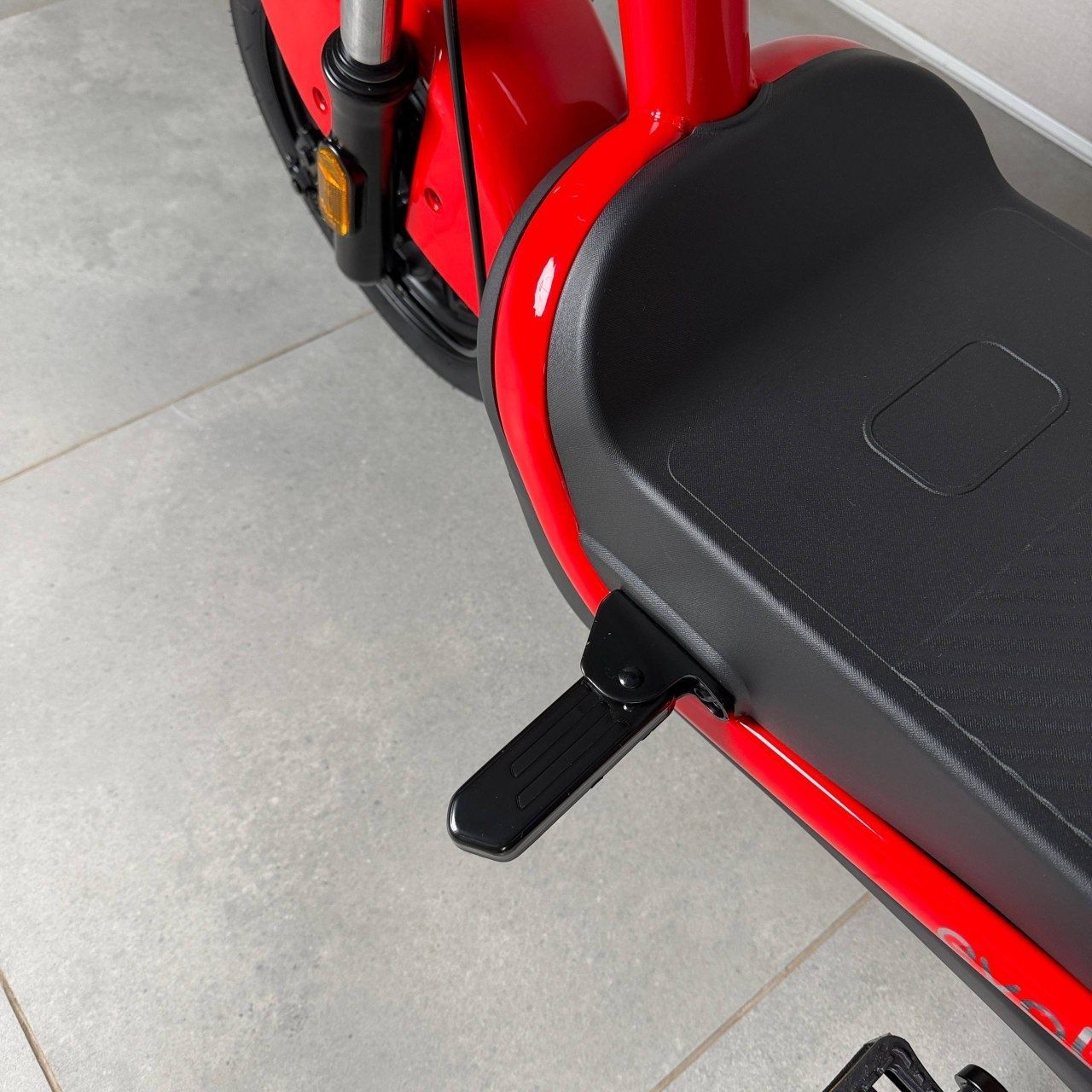 EVOBIKE Atlas PRO 800W 60V 20Ah | мощный компактный 14 дюймов электровелосипед с сиденьем для второго пассажира, большим дисплеем, педалями и аккумулятором максимальной емкости, красный цвет 14270011 фото