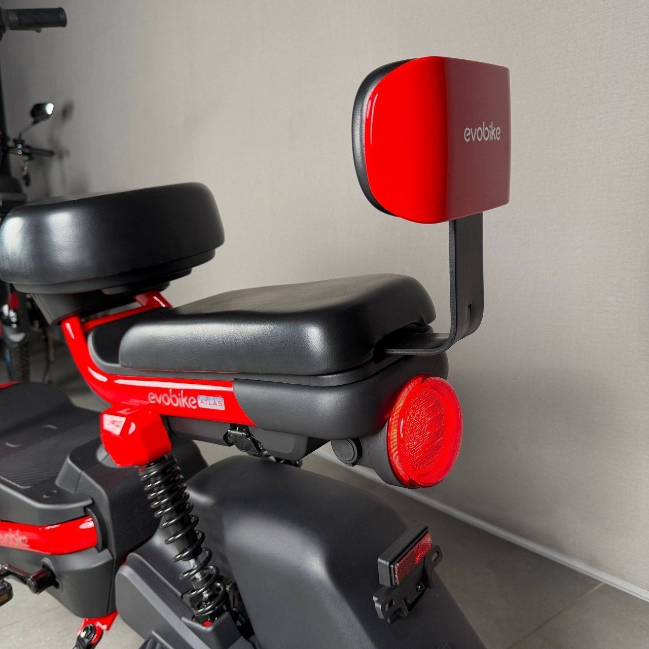 EVOBIKE Atlas PRO 800W 60V 20Ah | мощный компактный 14 дюймов электровелосипед с сиденьем для второго пассажира, большим дисплеем, педалями и аккумулятором максимальной емкости, красный цвет 14270011 фото