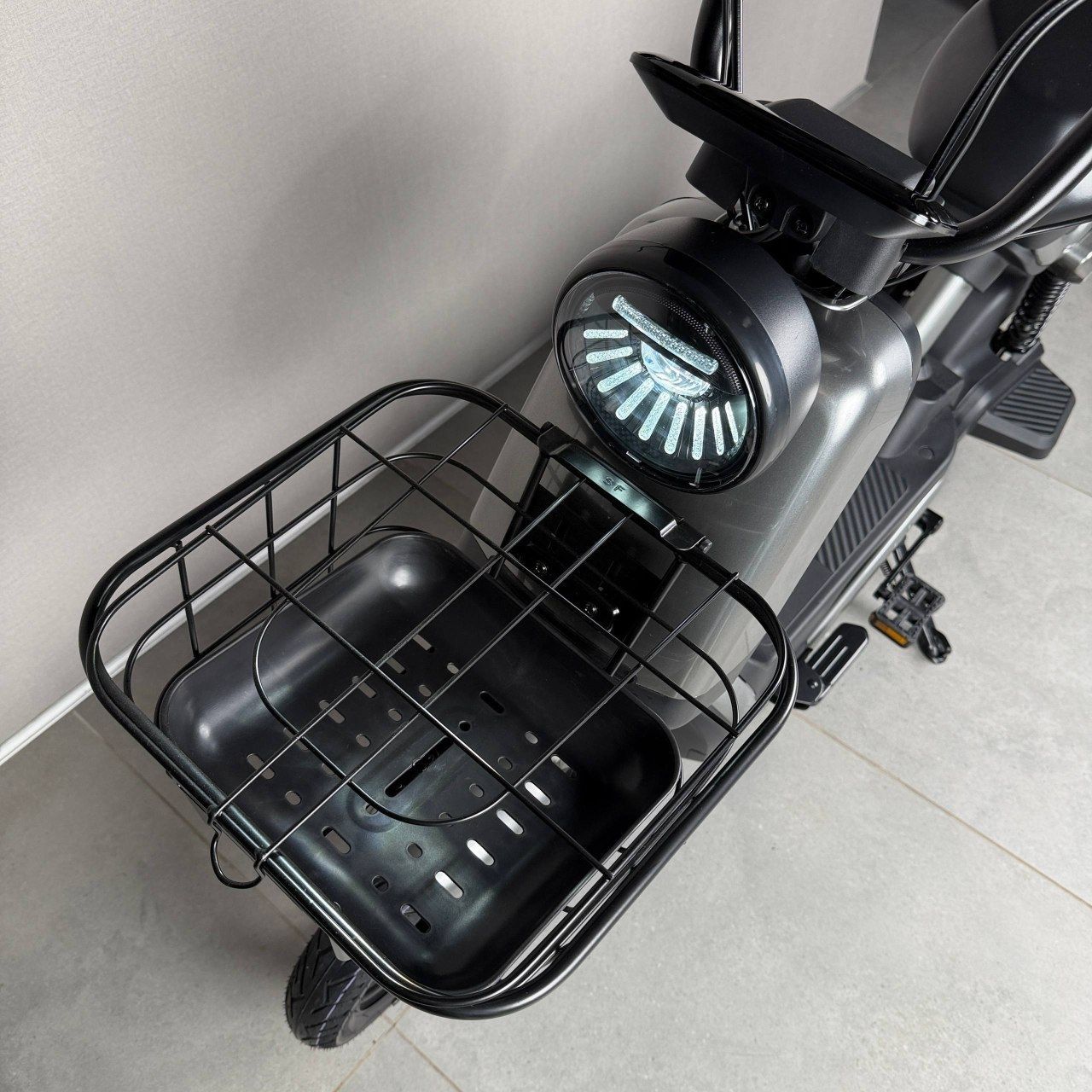 EVOBIKE Atlas PRO 800W 60V 20Ah | мощный компактный 14 дюймов электровелосипед с сиденьем для второго пассажира, большим дисплеем, педалями и аккумулятором максимальной емкости, серый графитовый цвет 14270012 фото