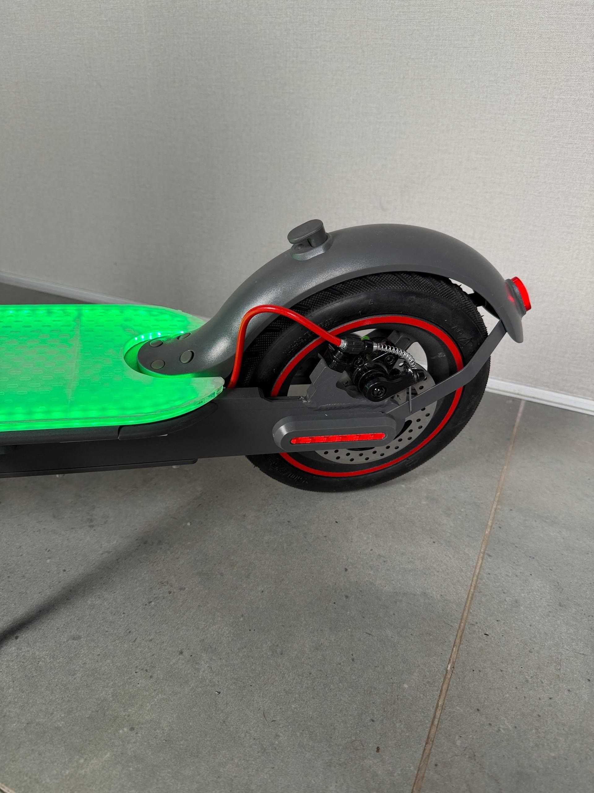 Електросамокат KUGOO PRO 5 LED Max 2026 сірий | 600W 36V 13Ah | з переднім амортизатором та надувними колесами (2026) 08345 фото
