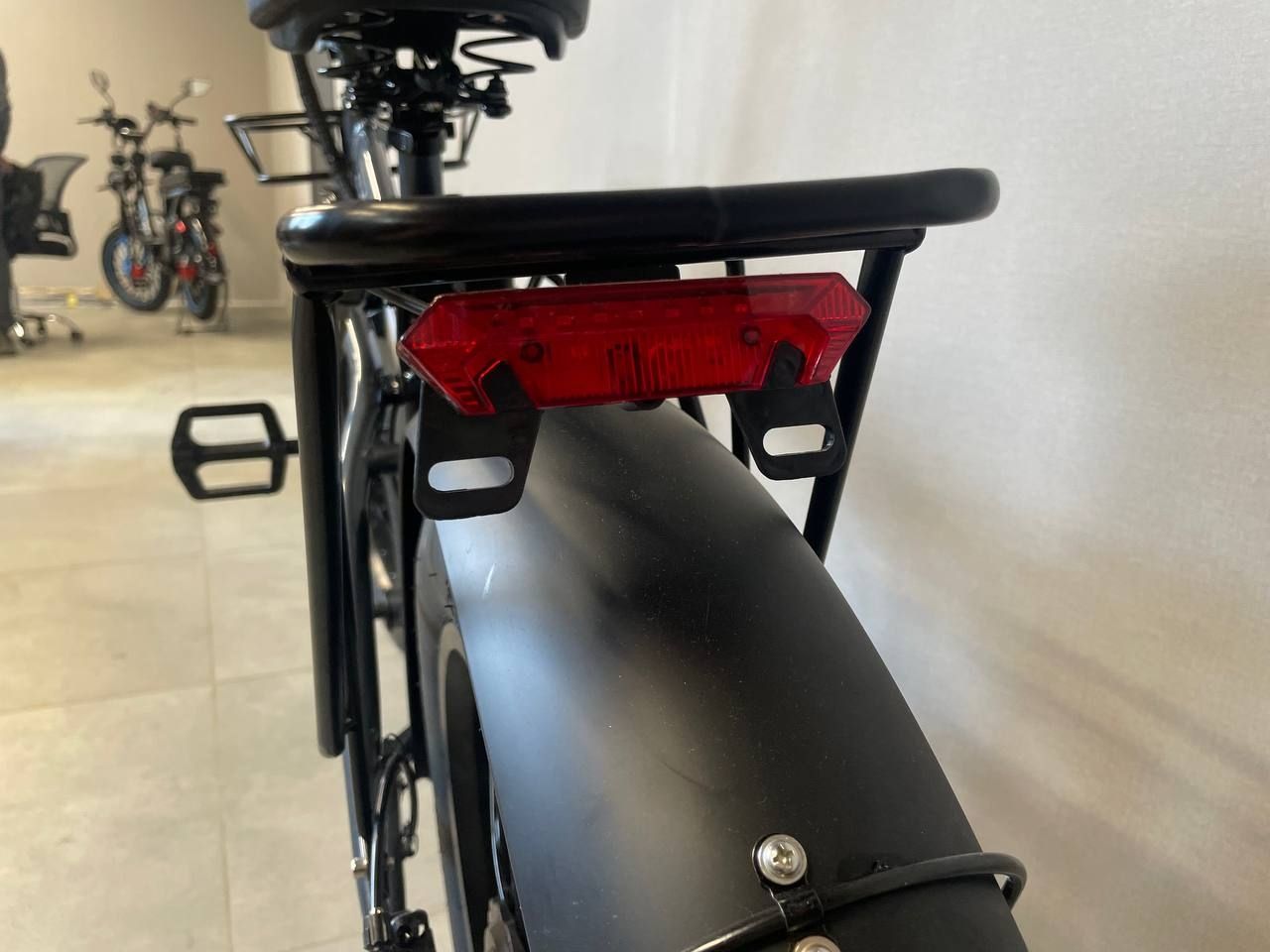 Електровелосипед EVOBIKE Storm V8s V8 15 Ah 1000W Black 09799 фото