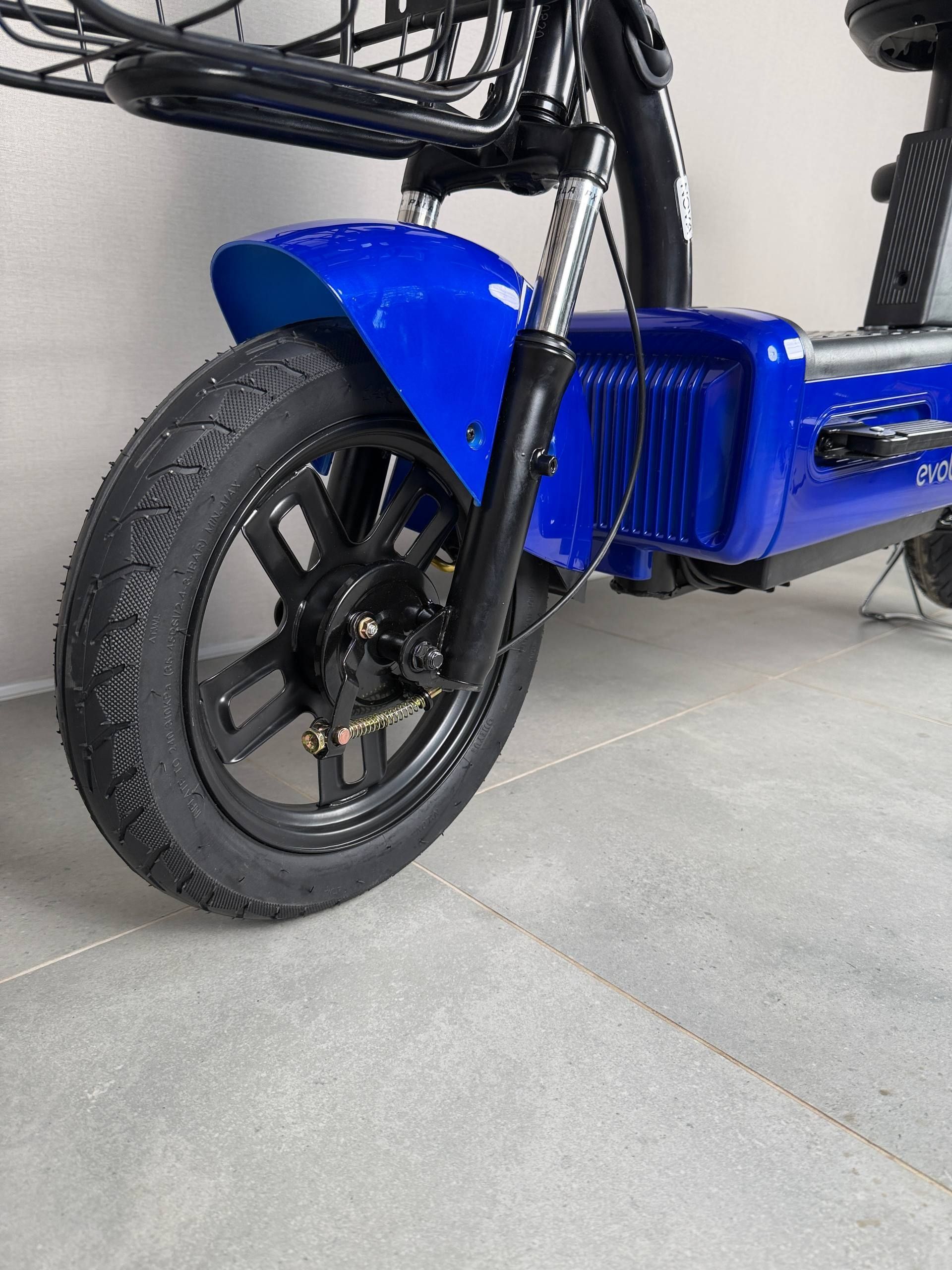 EVOBIKE Nova S 500W міський електровелосипед з пасажирським сидінням, поворотниками, корзиною та дисплеєм, 48V 12Ah (економний, до 40 км/год), синього кольору 19261406 фото