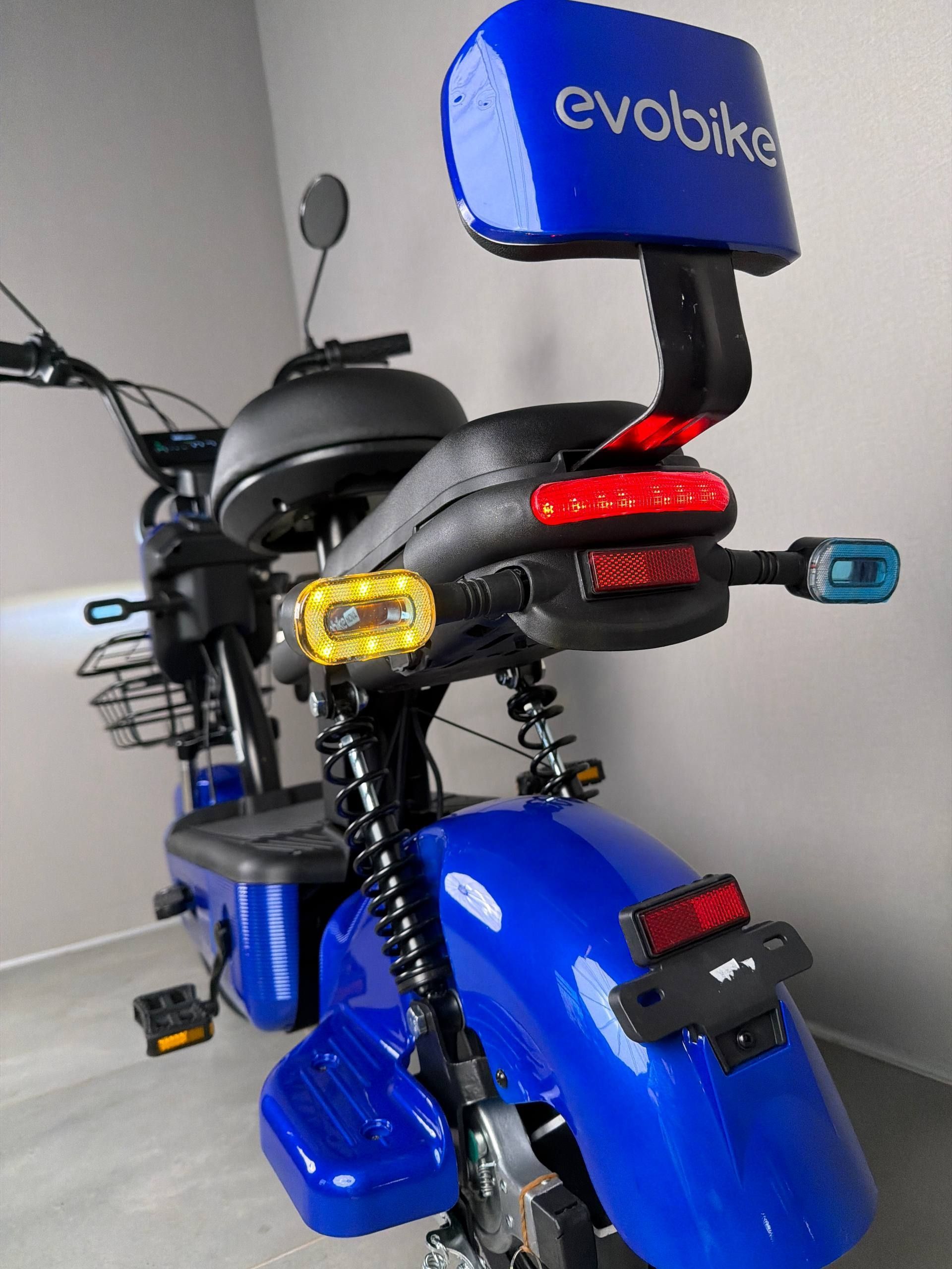 EVOBIKE Nova S 500W 48V 12Ah удобный электровелосипед с 2 сиденьями, корзиной и поворотниками, простой и надежный для города и села, синего цвета 19261706 фото